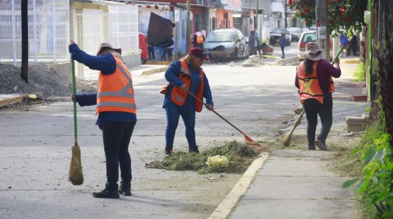 Vecinos de La Manga II participan en jornadas de limpieza de Centro