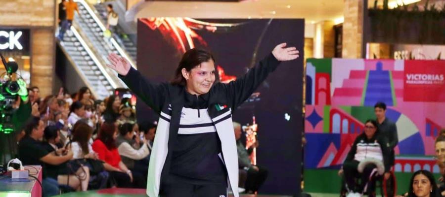 Presentan uniforme de delegación mexicana para Juegos Paralímpicos