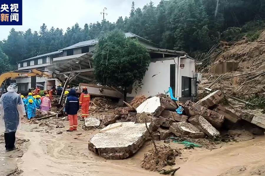 Deslizamiento de tierra tras tormenta "Gaemi" en China deja 15 muertos