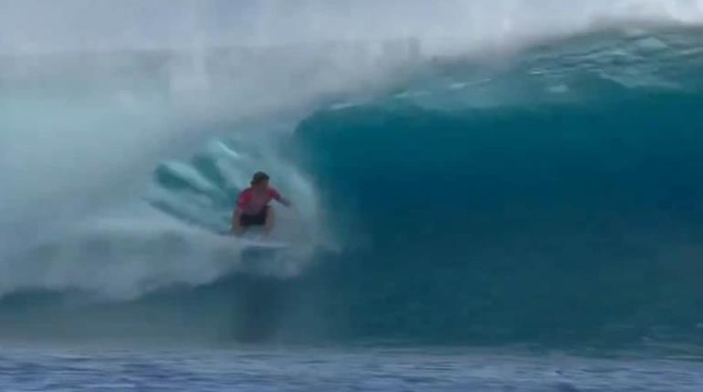 El mexicano Alan Cleland avanza a Octavos de Final de surf olímpico