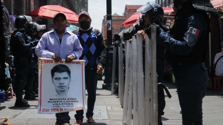 Solo si los encuentran, AMLO se volvería a reunir con padres de Ayotzinapa