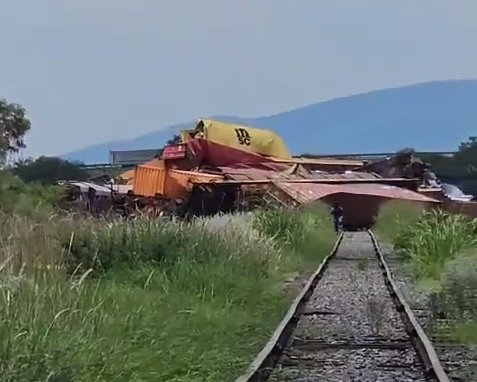 Se descarrila tren de carga en La Barca, Jalisco