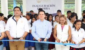 Entrega Cunduacán Domo en telesecundaria de Miahuatlán