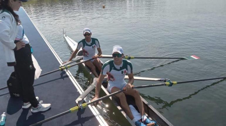 Alexis López y Miguel Carballo avanzan a final B en Remo