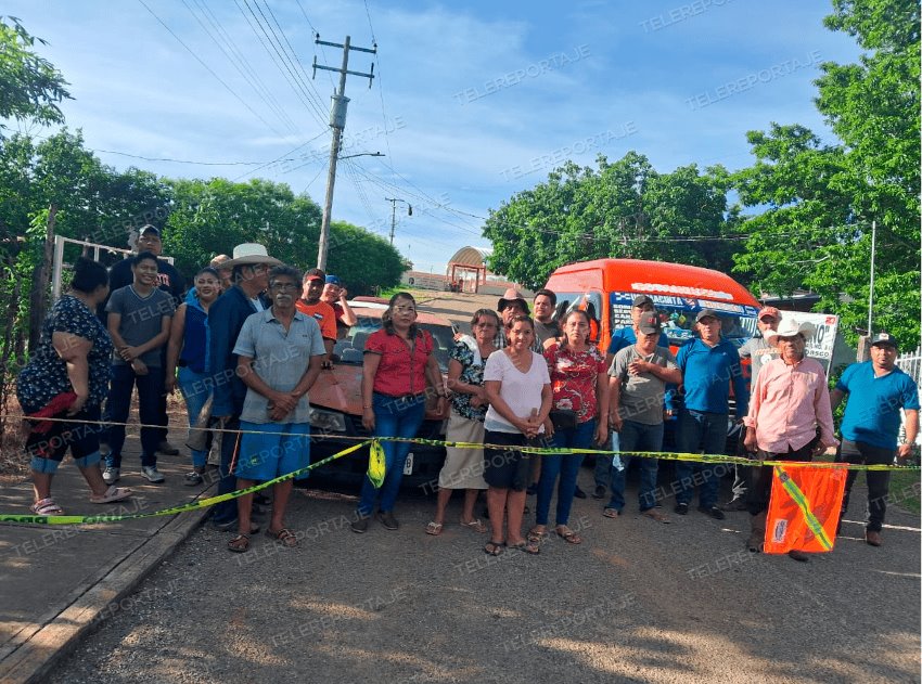 Bloquean Ejido La Isla y ranchería Hueso de Puerco por incumplimiento de pagos de Pemex