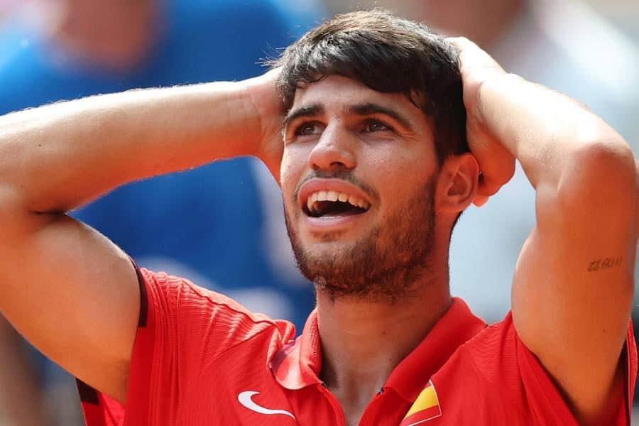 Carlos Alcaraz avanza a semifinales en singles al vencer al estadounidense Tommy Paul