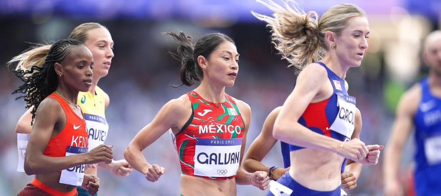 Atleta mexicana Laura Galván termina en posición 11 en prueba de 5 mil metros femeniles en París 2024