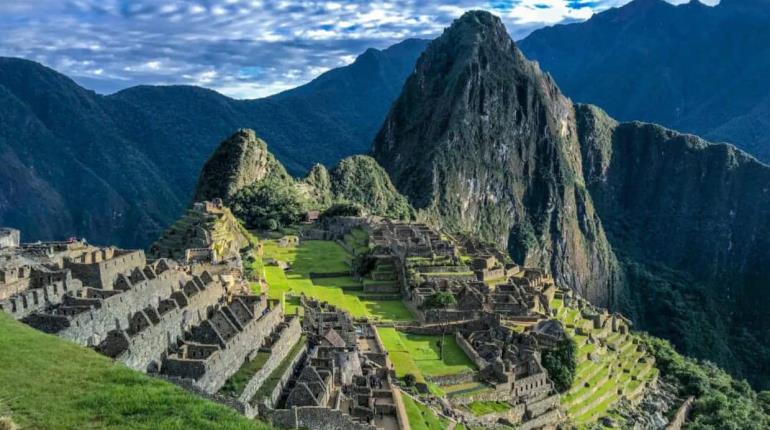 Muere mexicano al tomarse "selfie" en Machu Picchu