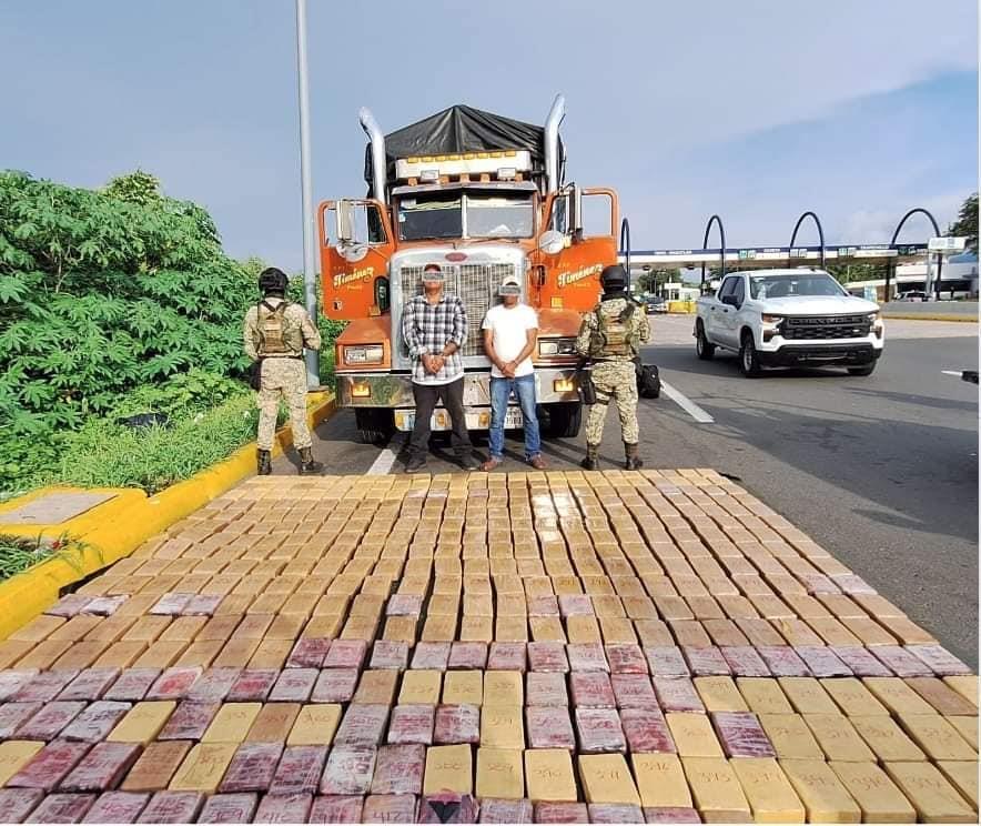 Asegura Ejército 418 kilogramos de presunta cocaína en Tepic