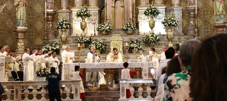 Celebra el obispo Gerardo Rojas el 20 aniversario de su ordenación episcopal