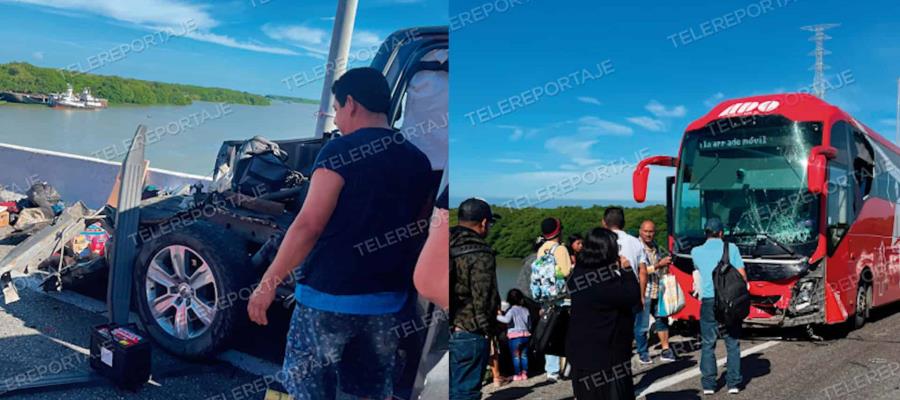 Se registra aparatosa carambola entre 4 vehículos en puente de Frontera