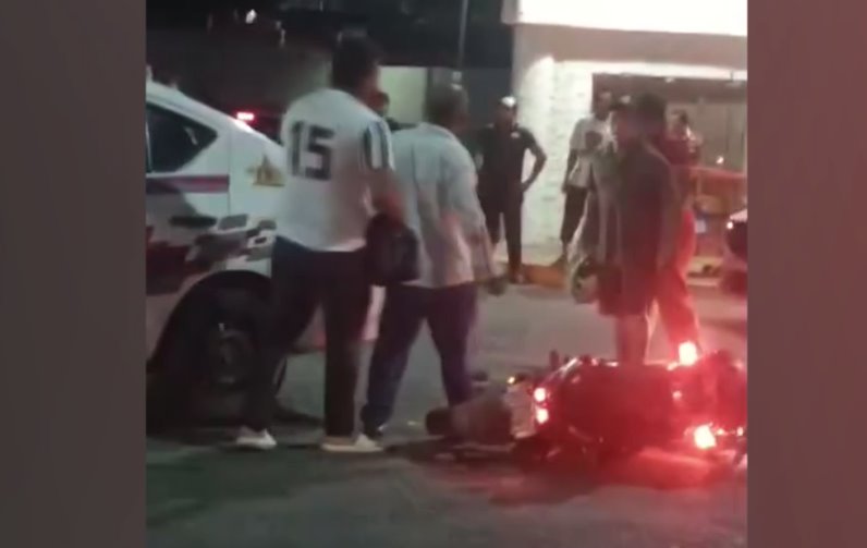 En trifulca termina choque entre taxista y motociclista en Paseo Tabasco