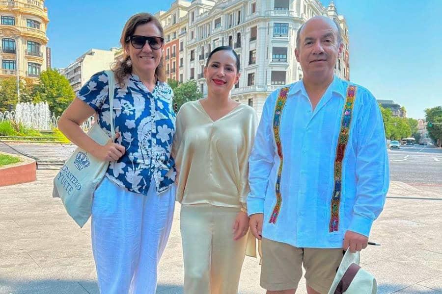 Se reúne Sandra Cuevas con Calderón y Zavala