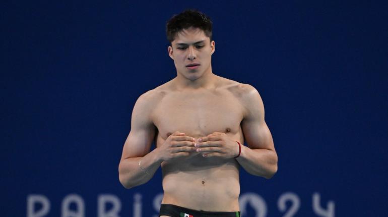 ¡Por una medalla más! Osmar Olvera avanza a final de Trampolín 3m en Paris