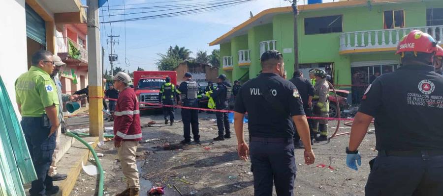 Explosión de camioneta con pirotecnia deja un muerto y heridos en Tepetlixpa, Edomex