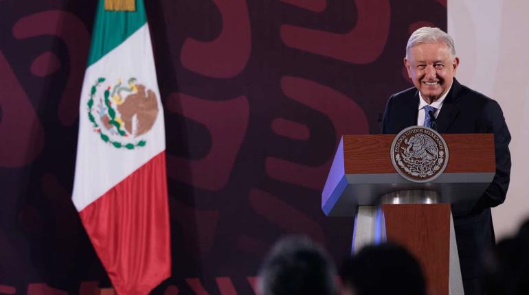 Celebra AMLO aprobación de mayoría de Morena en Cámara de Diputados y suma de perredistas