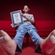 Jeison, el hombre que vive con acrogigantismo y tiene los pies más grandes del mundo