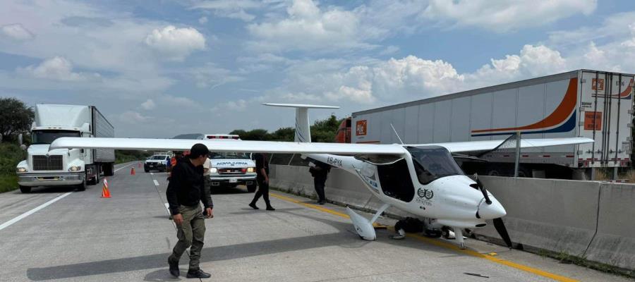 Avioneta aterriza de emergencia en el Macrolibramiento de Tala, Jalisco