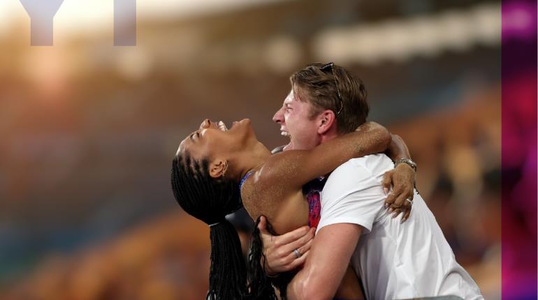 Tara Davis y Hunter Woodhall: campeones olímpica y paralímpico que enamoraron a París 2024 con su festejo