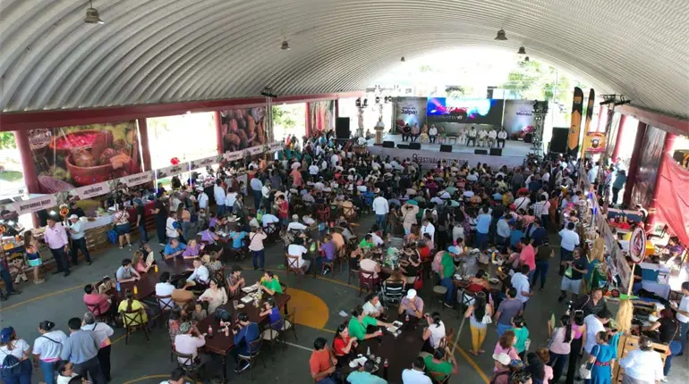 Lamenta Morena que oportunistas politicen Festival de la Butifarra, para ganar reflectores
