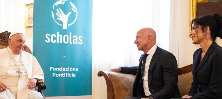 Papa Francisco recibe al multimillonario Jeff Bezos en el Vaticano