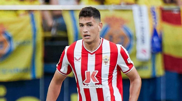 César Montes debuta en segunda división de España con el Almería