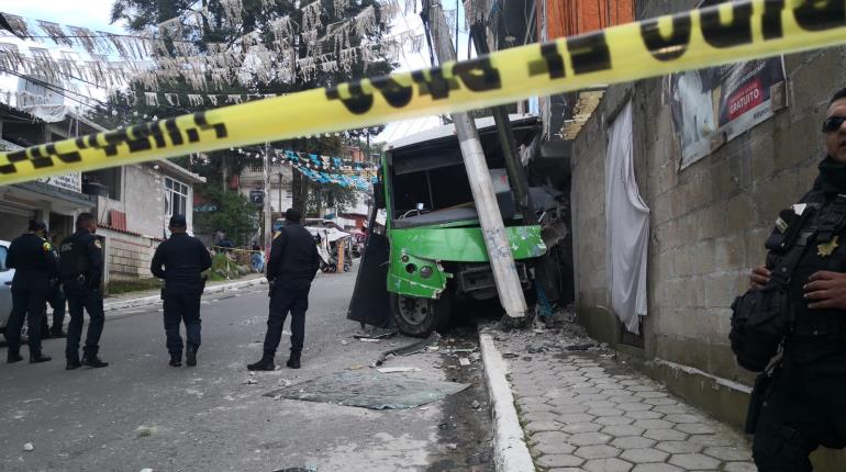 2 muertos deja choque de camión que se queda sin frenos en Cuajimalpa, CDMX