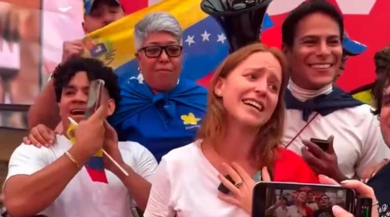 "Siento el miedo, siento la angustia", dice hija de Corina Machado en manifestación en NY