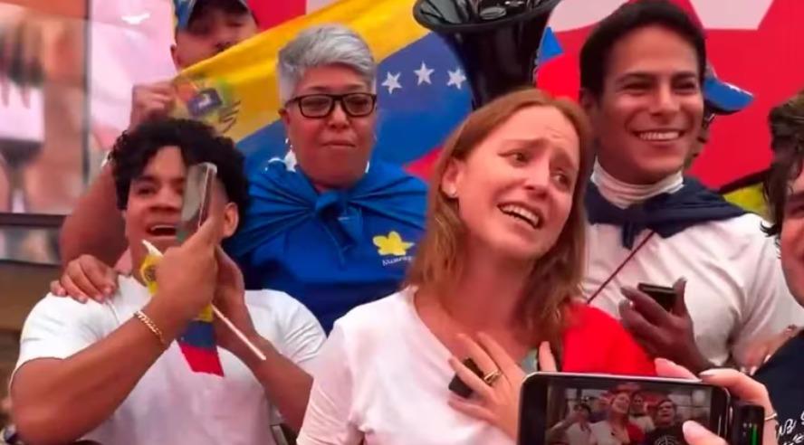 "Siento el miedo, siento la angustia", dice hija de Corina Machado en manifestación en NY