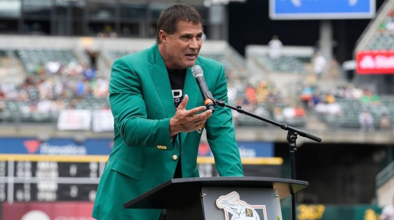 José Canseco, entronizado al Salón de la Fama de Atléticos de Oakland