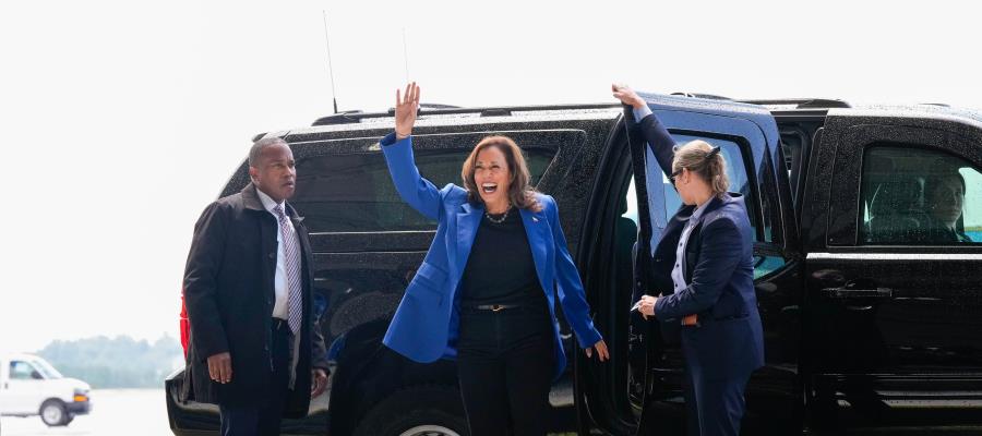 Kamala Harris aventaja ligeramente a Trump, según encuestas