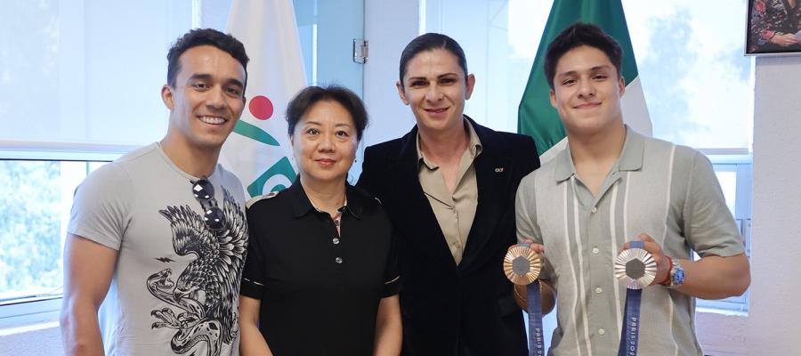 Ana Guevara presume reunión con medallistas Osmar Olvera y Juan Celaya