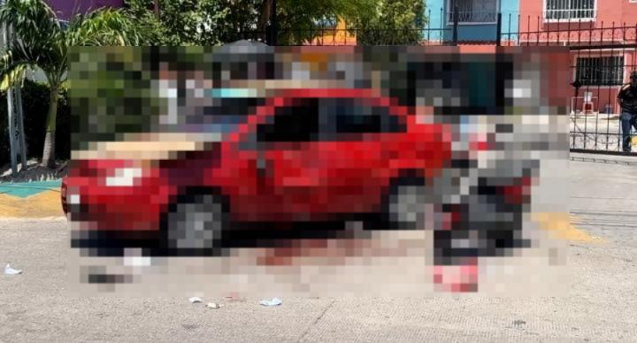 2 heridos de gravedad deja impacto de motocicleta contra coche en Ciudad del Carmen