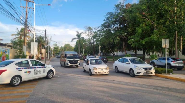 Liberan circulación vehicular en Paseo Usumacinta tras conclusión de pasos peatonales