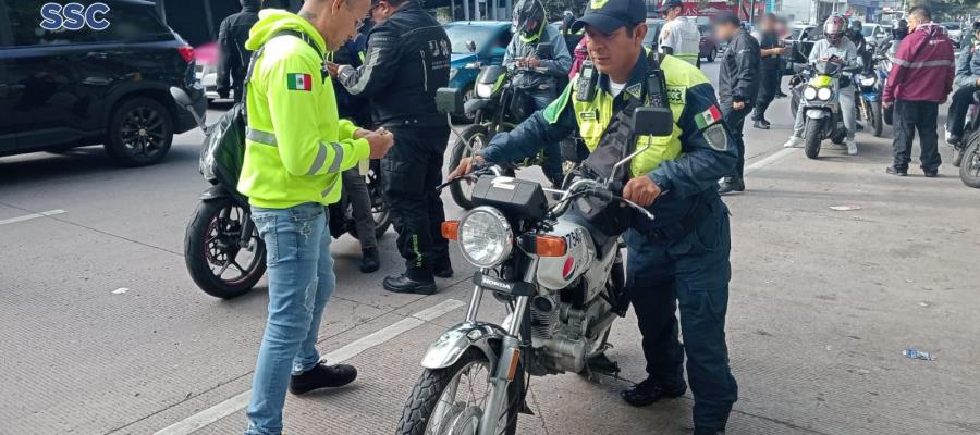 76 motocicletas al corralón por arrancones en Coyoacán