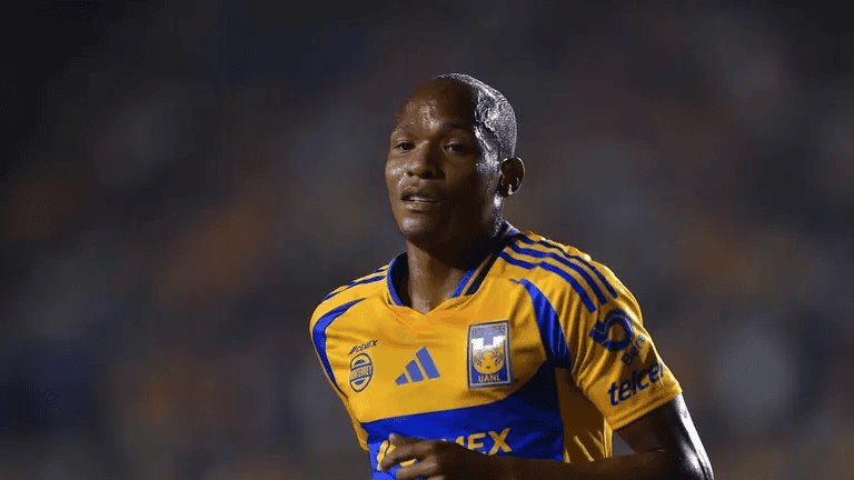 Luis Quiñones no entra en planes de Tigres, confirma DT