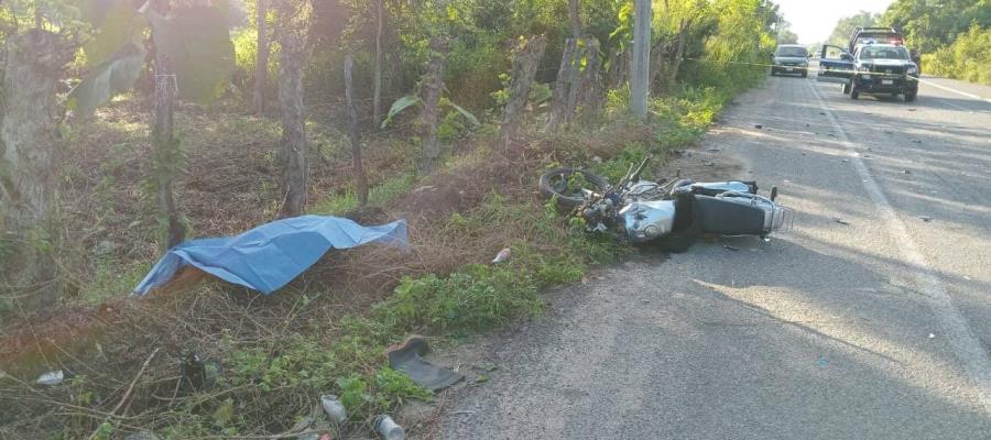 Fallece motociclista en choque contra combi en vía corta Cunduacán