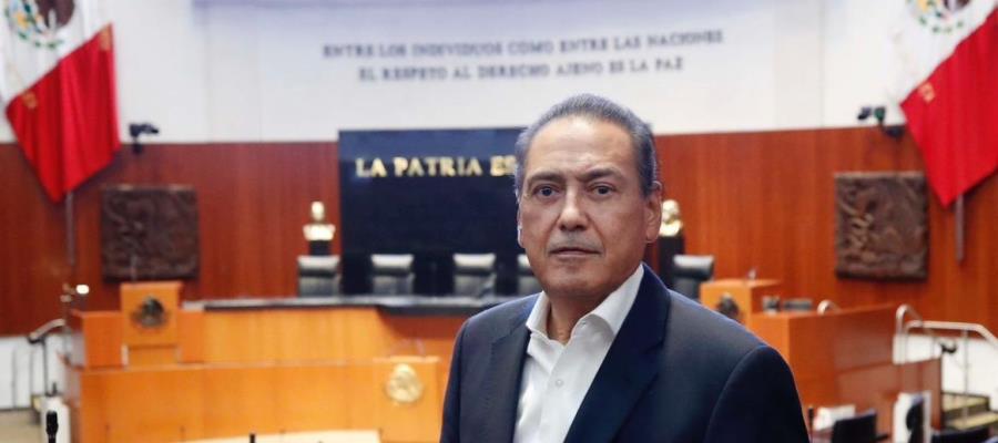 Mi ADN sigue siendo "totalmente priista": Manlio Fabio al registrarse como senador