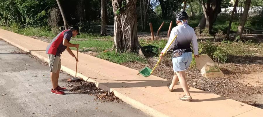 Colectivo ciclista realiza jornada de limpieza en la ecovía del CICOM