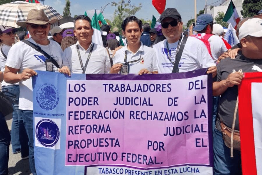 Trabajadores del Poder Judicial en Tabasco se suman a protesta nacional en CDMX contra reforma