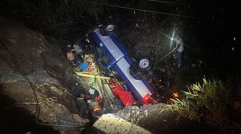 Mueren 3 peregrinos en accidente vial en Ocuilan, Edomex