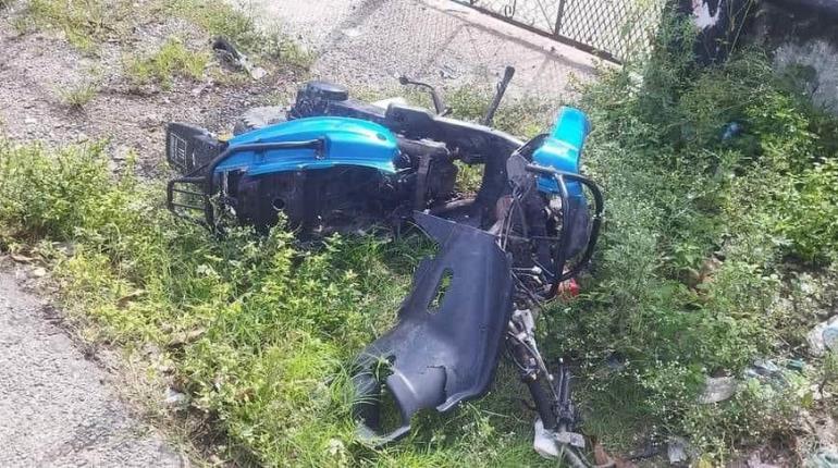 Menor muere y su mamá es gravemente herida tras accidente en motocicleta en Centro