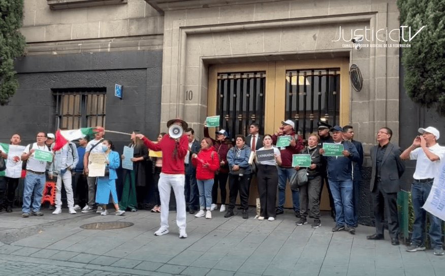 Trabajadores del Poder Judicial cierran sede de la Suprema Corte; sólo dejan entrar a ministros