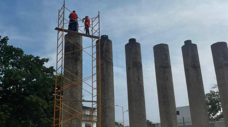 Dan manita de gato a monumento de Niños Héroes de Chapultepec en Villahermosa