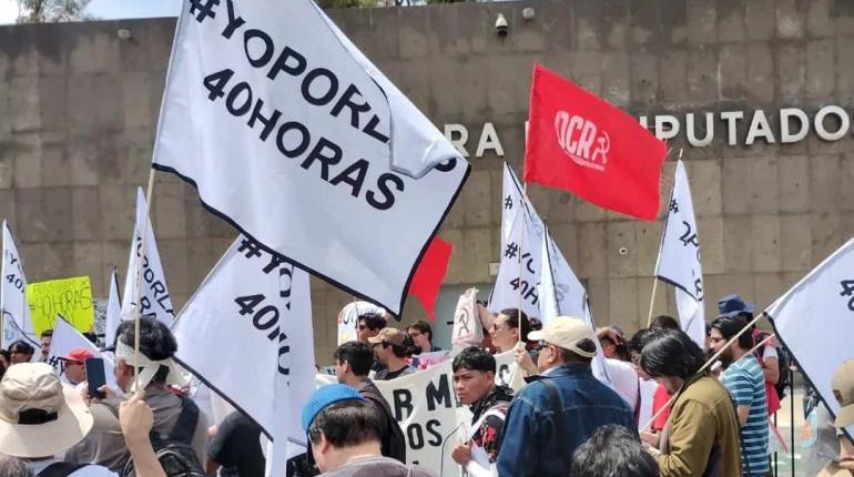 Protestan en San Lázaro; exigen discusión para reducir jornada laboral