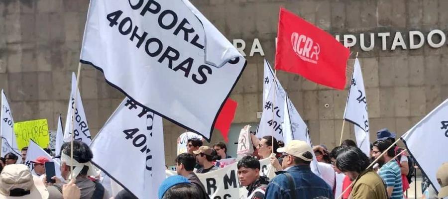 Protestan en San Lázaro; exigen discusión para reducir jornada laboral