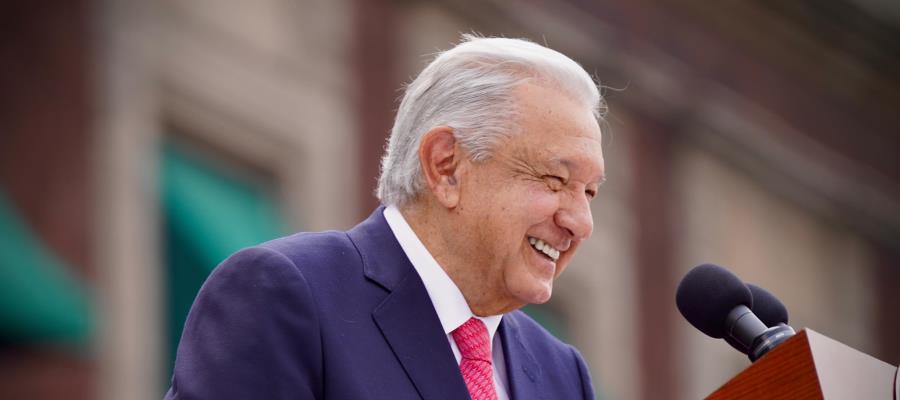 En 6 años se redujo deserción escolar en México: Obrador