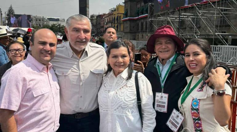 Morenistas tabasqueños acompañan a AMLO en último informe