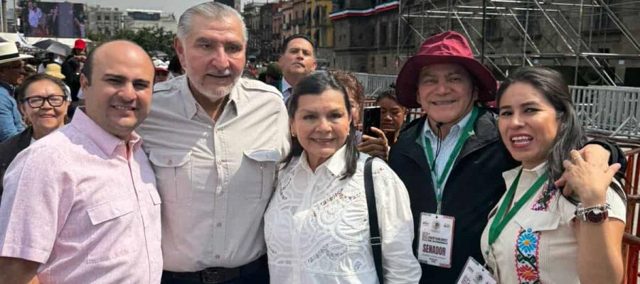 Morenistas tabasqueños acompañan a AMLO en último informe