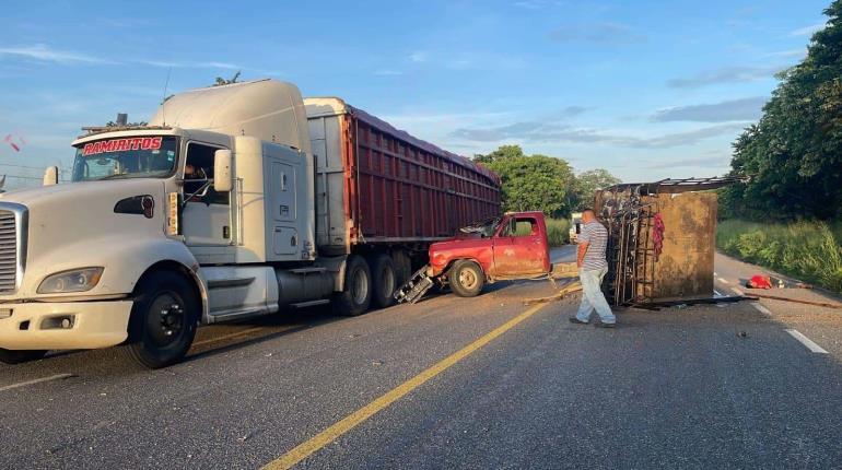 Un muerto deja choque entre camioneta y tráiler en la Macuspana – Palenque